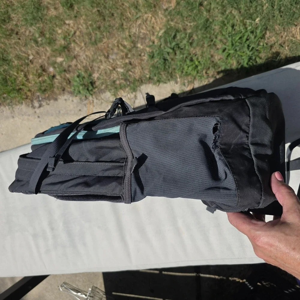 The North Face Recon Backpack Gray Teal FlexVent Laptop Hiking Daypack